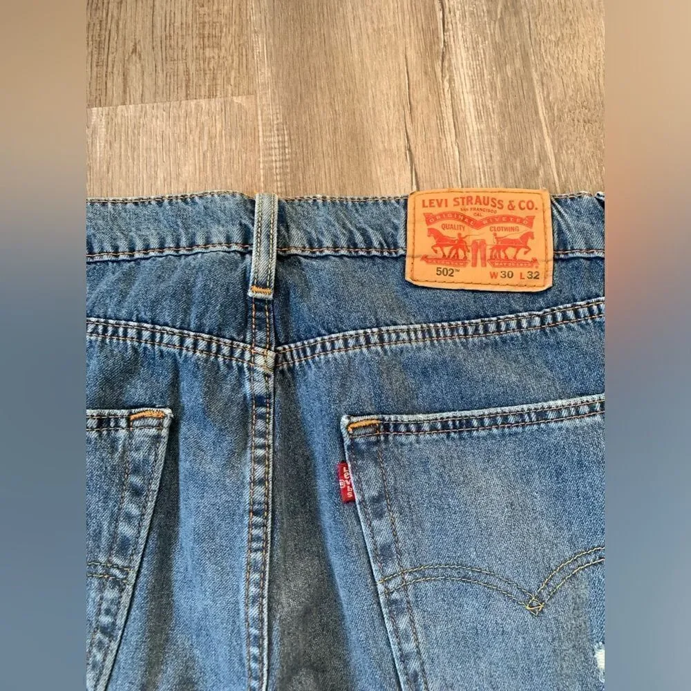 Levi’s 502 Denim Jeans men’s Jeans Straight Leg Distressed Ripped Blue Size 30